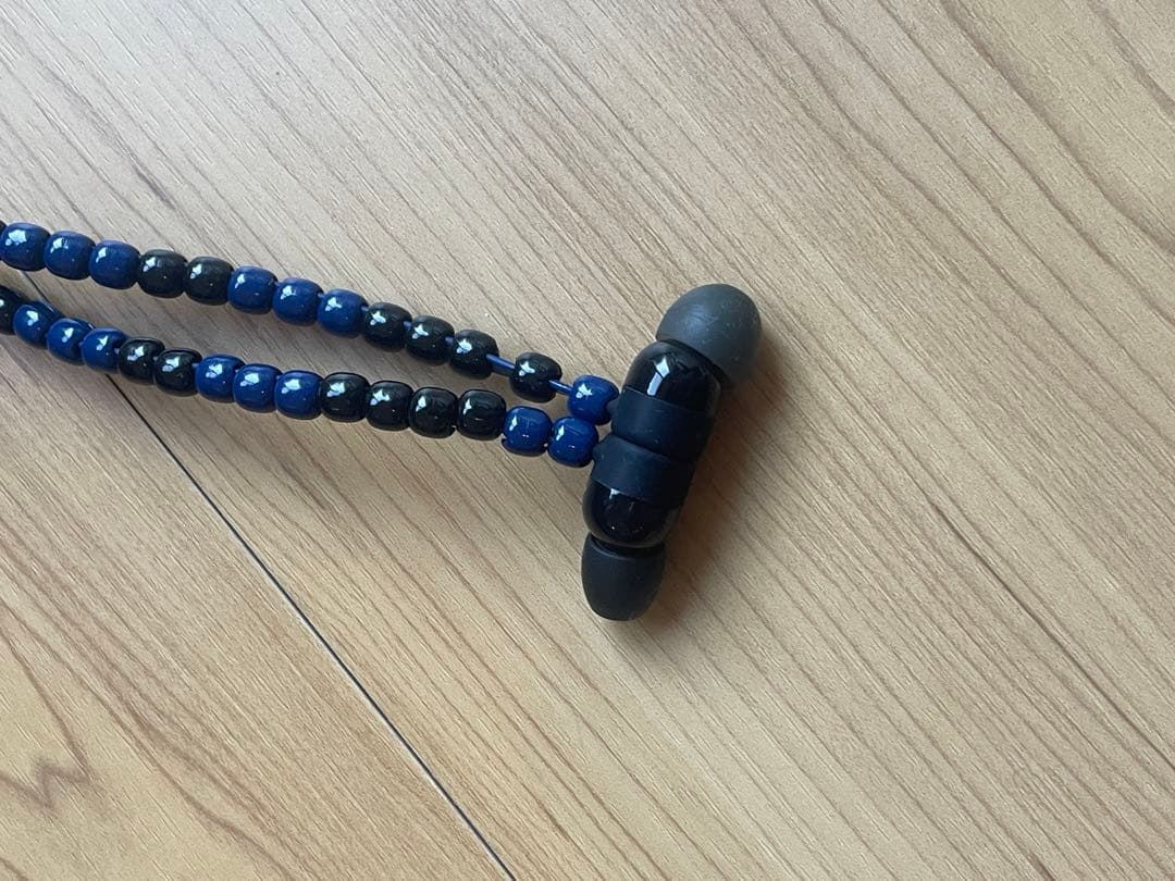 そ*様 激レア sacai × beats Earphone ネックレス ジャン