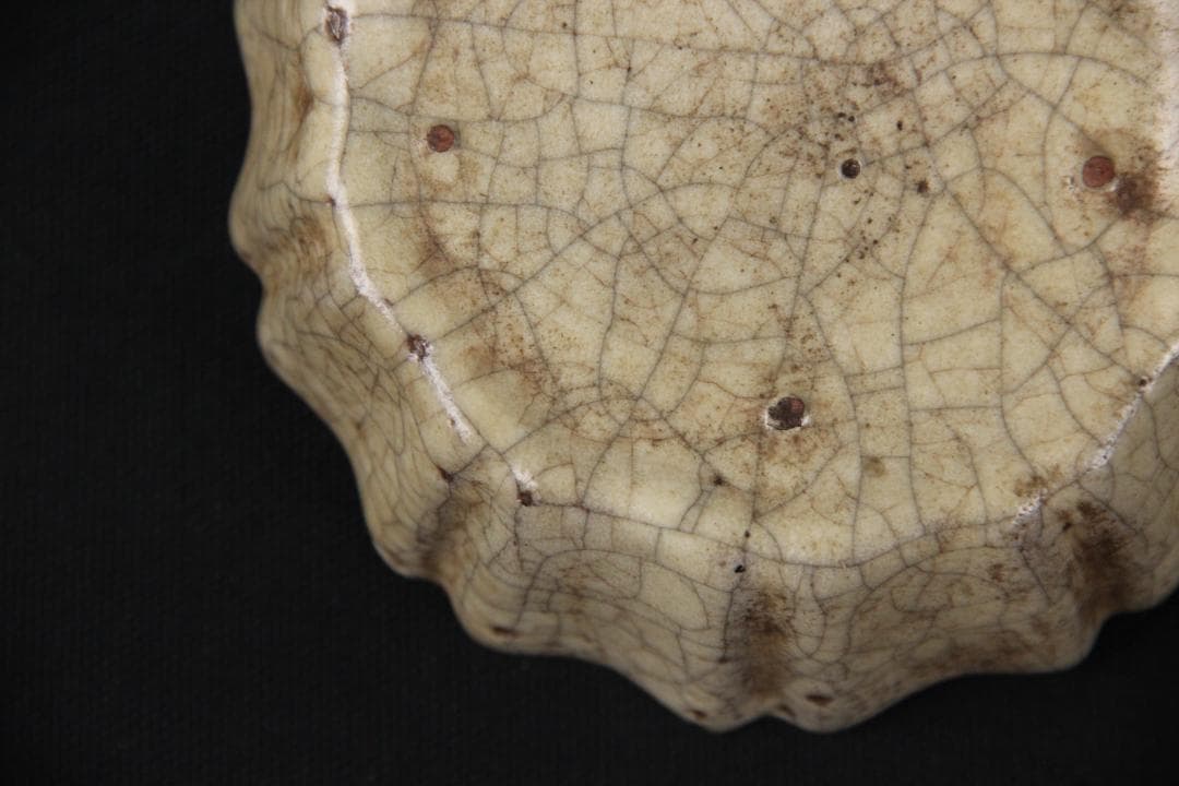 中国美術 開片釉 小皿　近代　哥窯　菱花形　茶道具　小鉢 裂紋釉 EN21-05