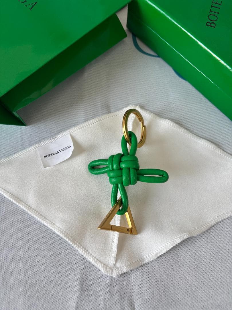 【匿名配送】ボッテガヴェネタ キーホルダー グリーン バッグチャーム