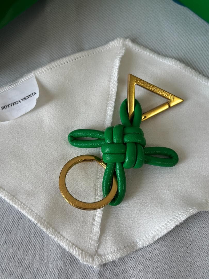 【匿名配送】ボッテガヴェネタ キーホルダー グリーン バッグチャーム