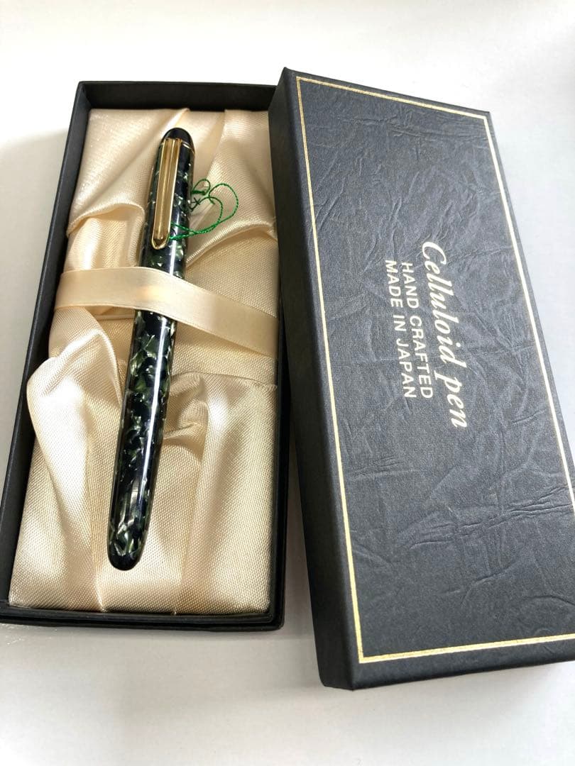 カトウセイサクショカンパニー(加藤製作所)万年筆 大理石　ミドリ　貴重