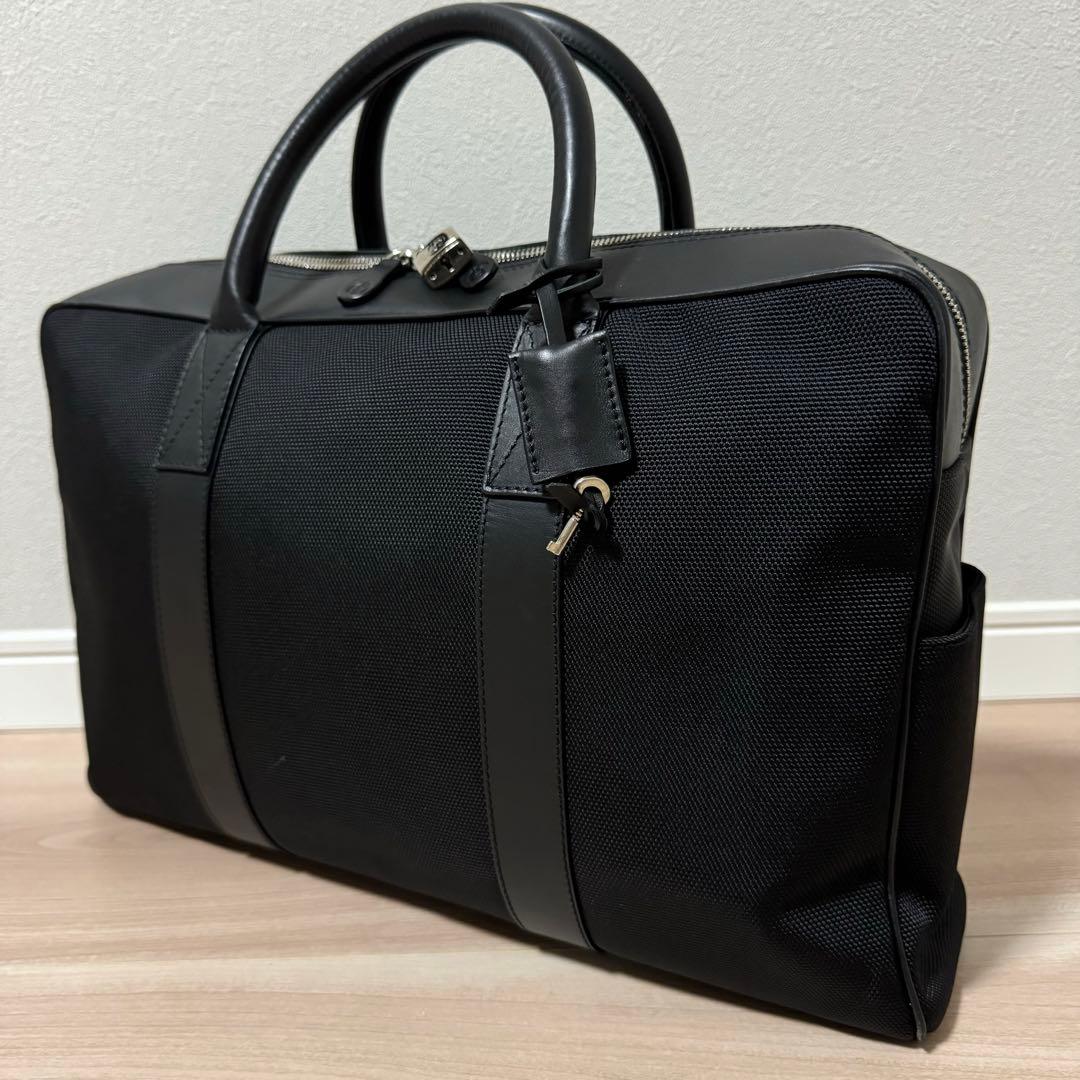 高級感 ジョルジオアルマーニ ビジネスバッグ 黒 A4 PC収納可 南京錠
