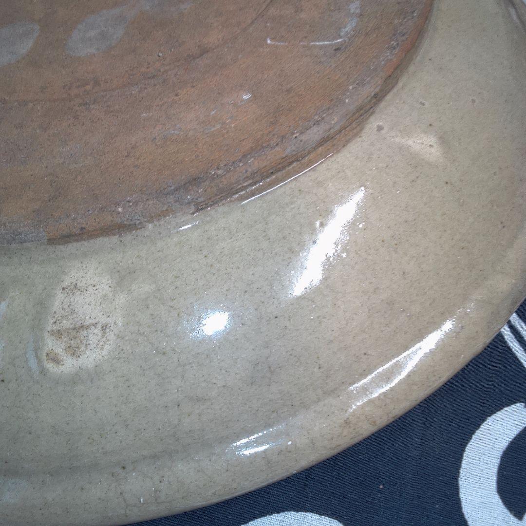 骨董３ 花模様の陶器の皿