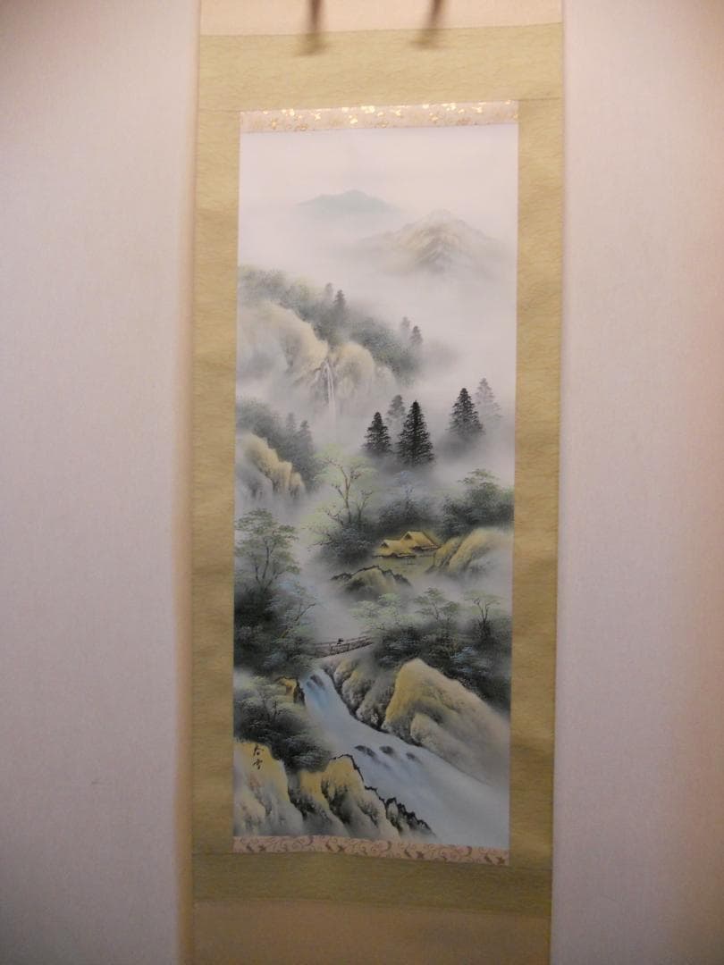 掛け軸 春雪 彩色山水 絹本 希少 軸装 茶道具 掛軸 美品 です。