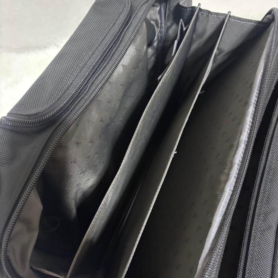 【廃盤】TUMI　トゥミ　キャリー　3層　26104D4　機内持込　鍵付き