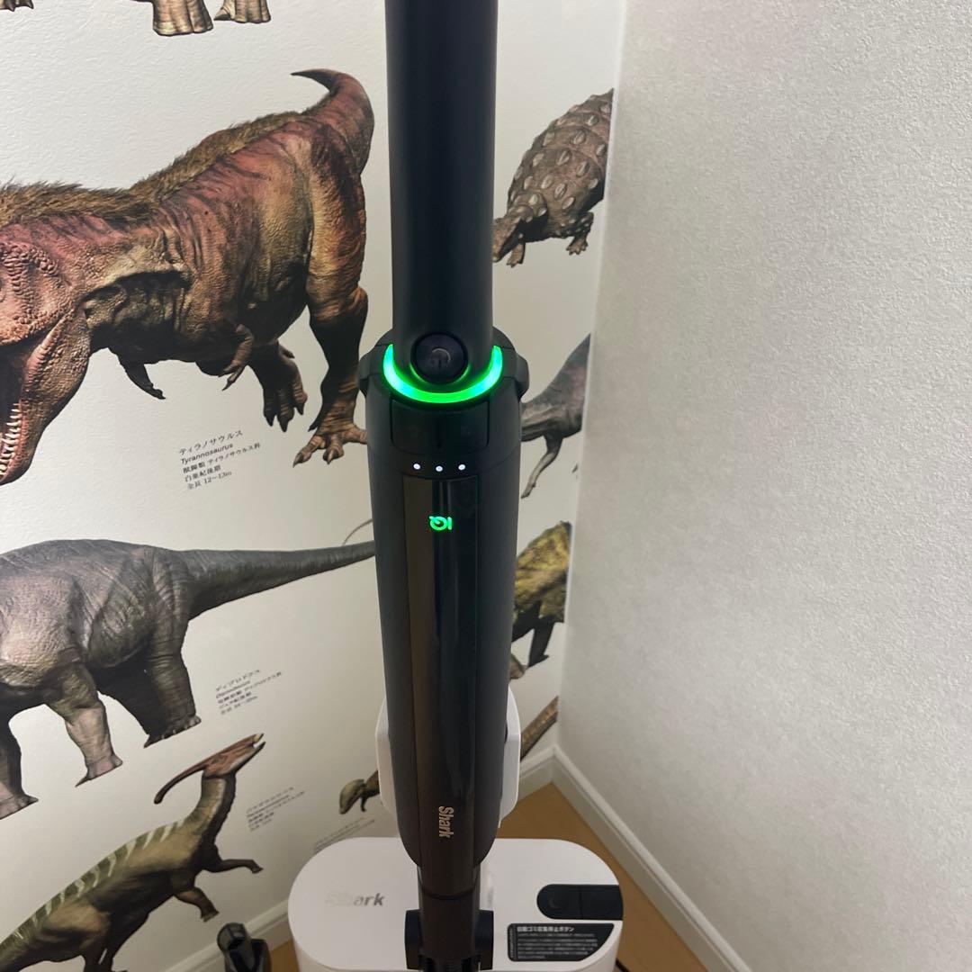 SHARKシャーク　自動ゴミ収集ドック搭載 コードレスクリーナー　展示品