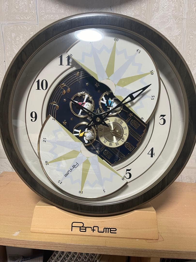 Perfume からくり時計　10周年記念　掛け時計 台座あり　リズム時計