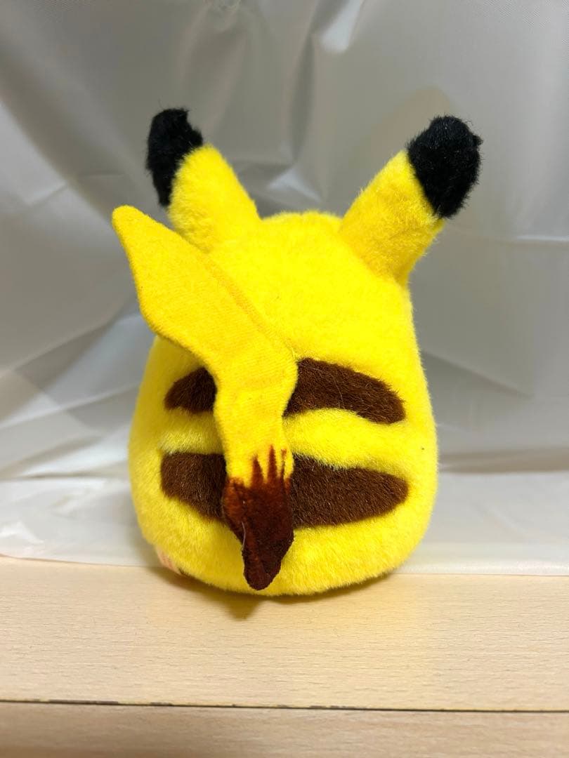初期ピカチュウ　ぬいぐるみ