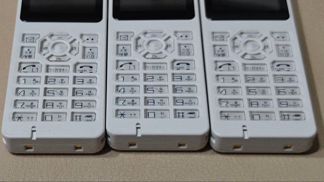 ★中古品★Fujitsu PHS本体 ホワイト 3台セット