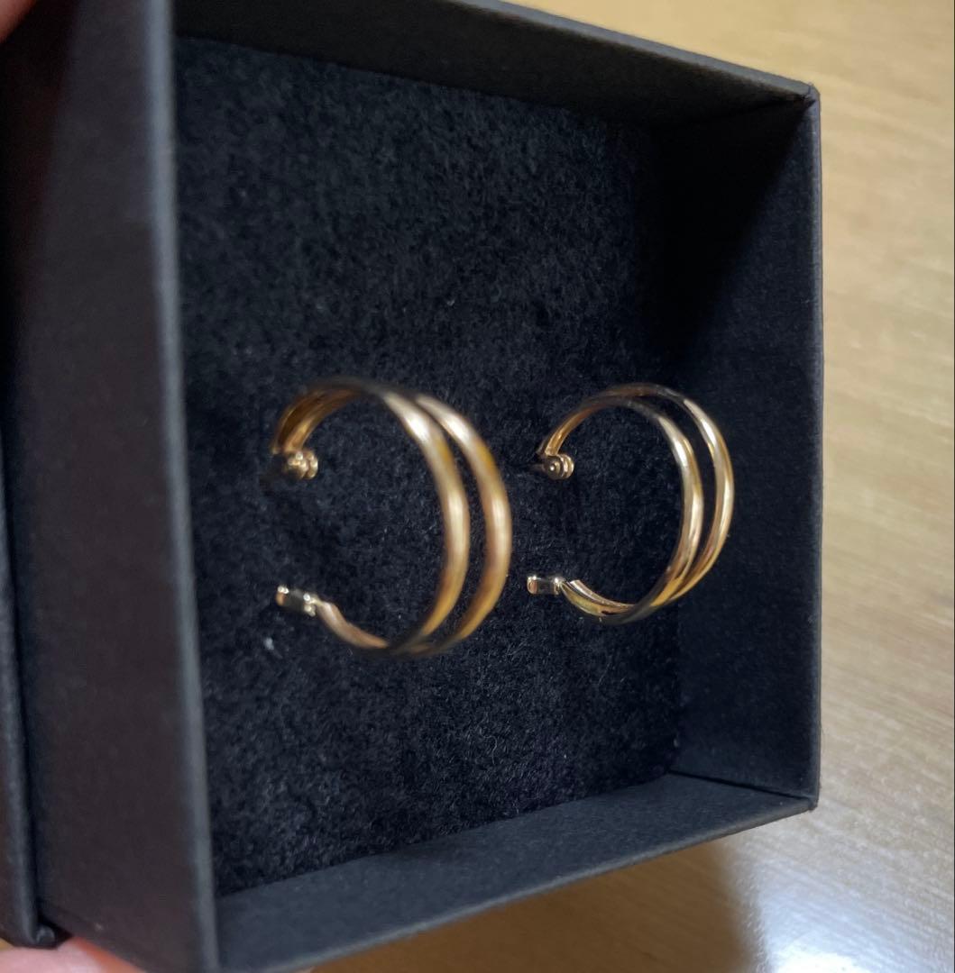 ノワールドプーペ　フープ　ピアス　k10