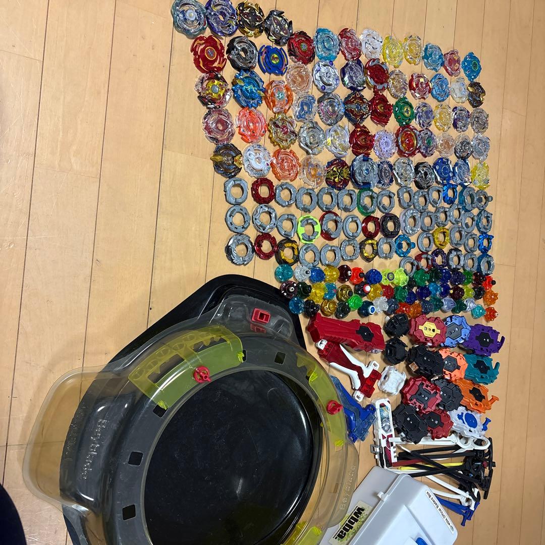 ベイブレードバーストセット 約100個 + バトルスタジアム