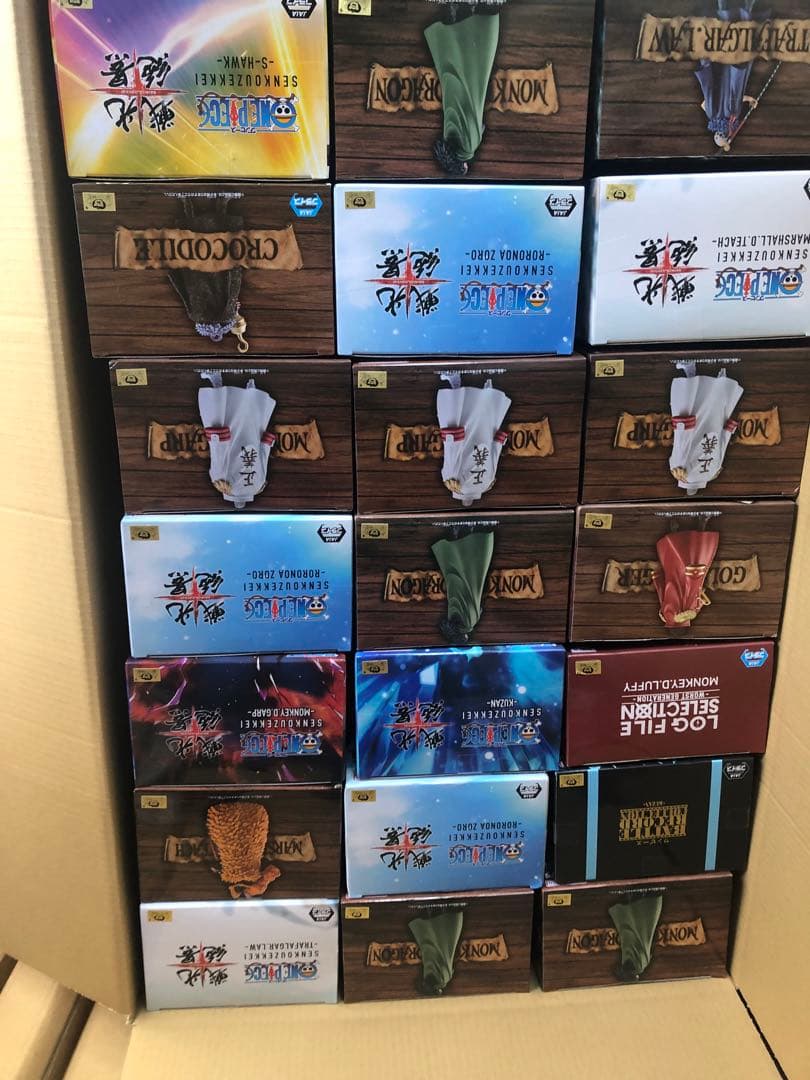 ワンピース　フィギュア　ガープ　ロー　ゾロ　黒ひげ　女ロー　63個