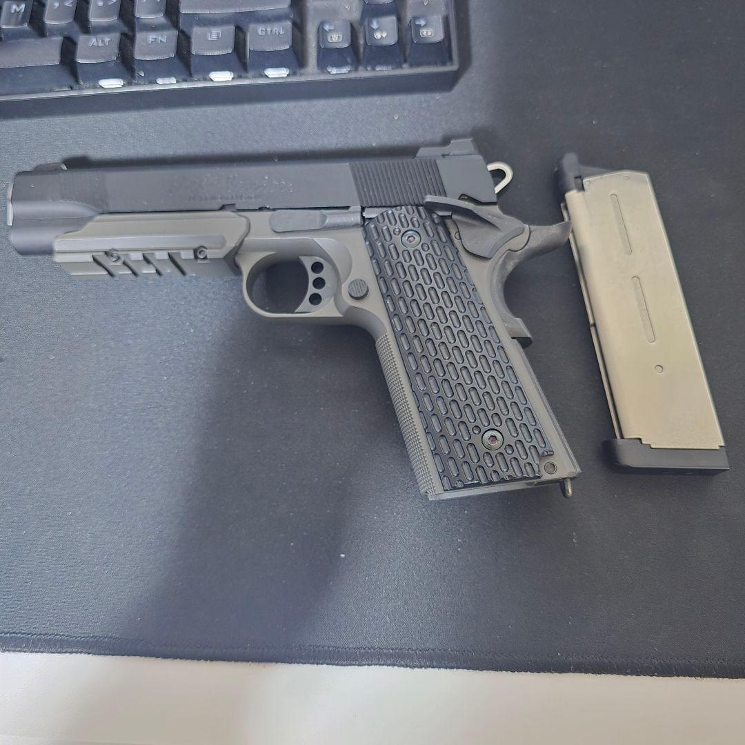 東京マルイ　ガスガン　モデルガン　ナイトウォーリア