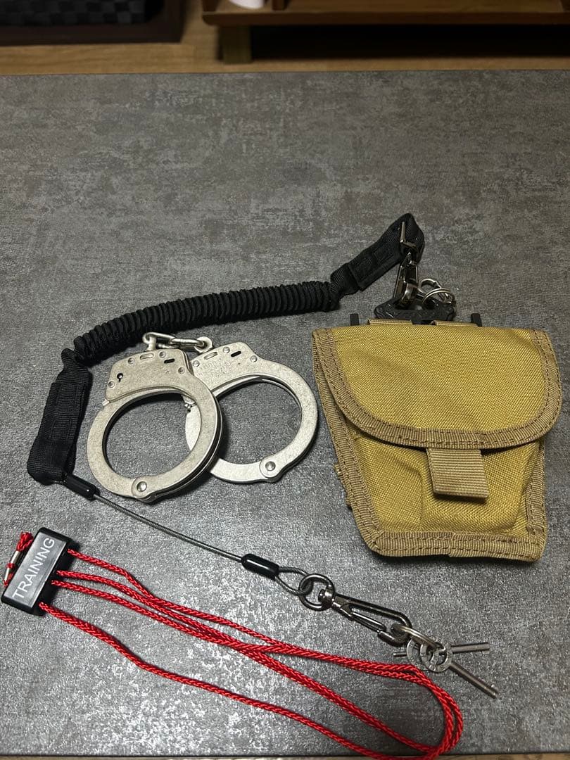 (実物)Smith &Wesoon 手錠