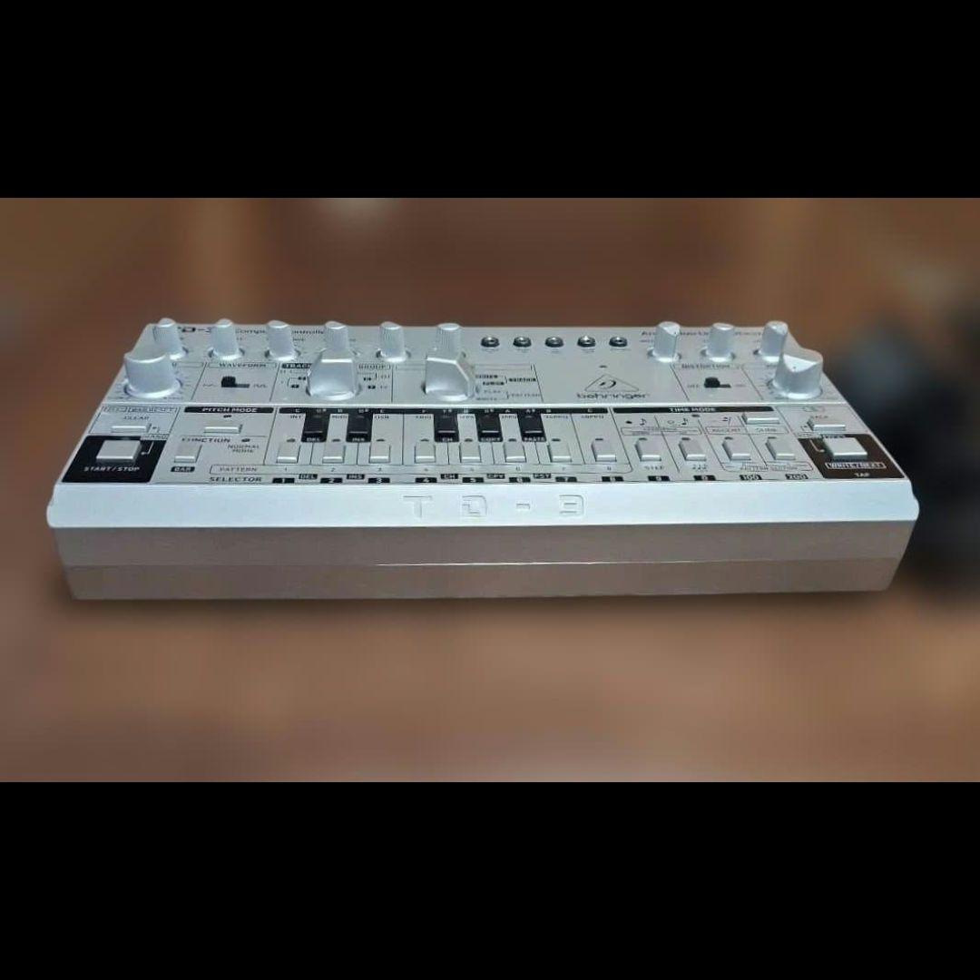 Roland MC-303❇️&❇️ BehringerTD-3 ❇️2点セット