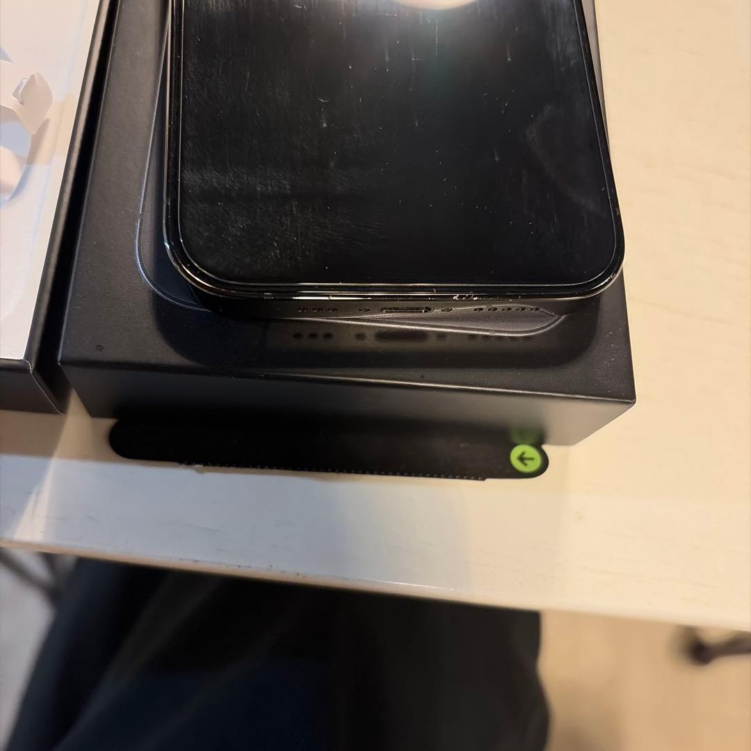 Apple iPhone 13 Pro グラファイト　1TB