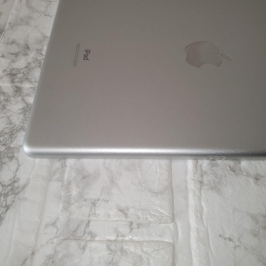 257 iPad 8世代 32GB SIMフリー シルバー