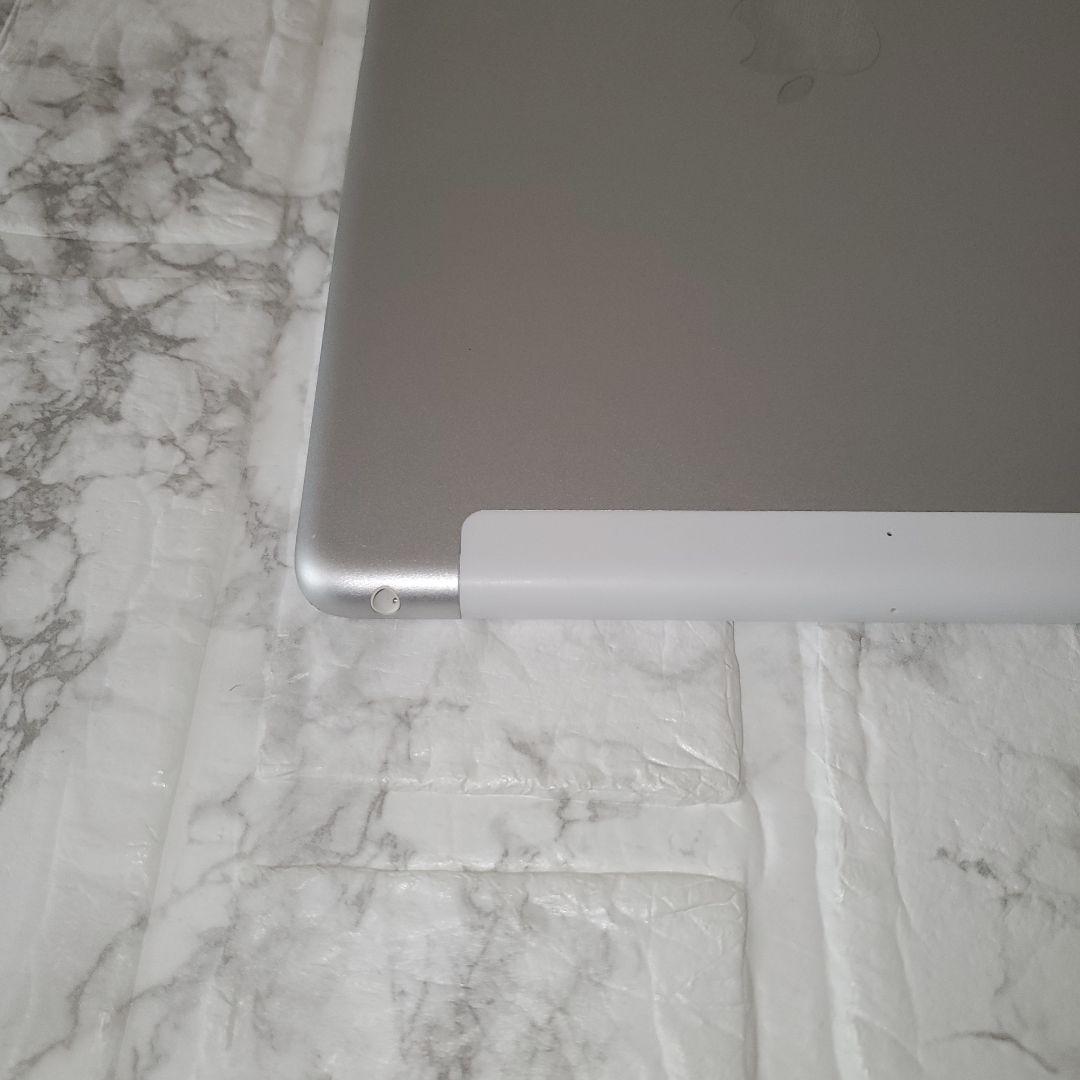257 iPad 8世代 32GB SIMフリー シルバー