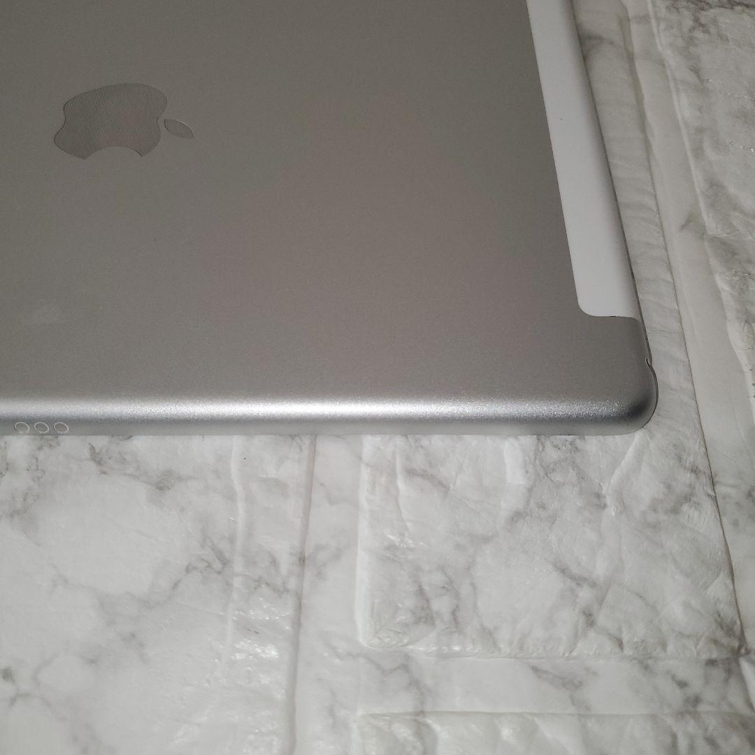 257 iPad 8世代 32GB SIMフリー シルバー