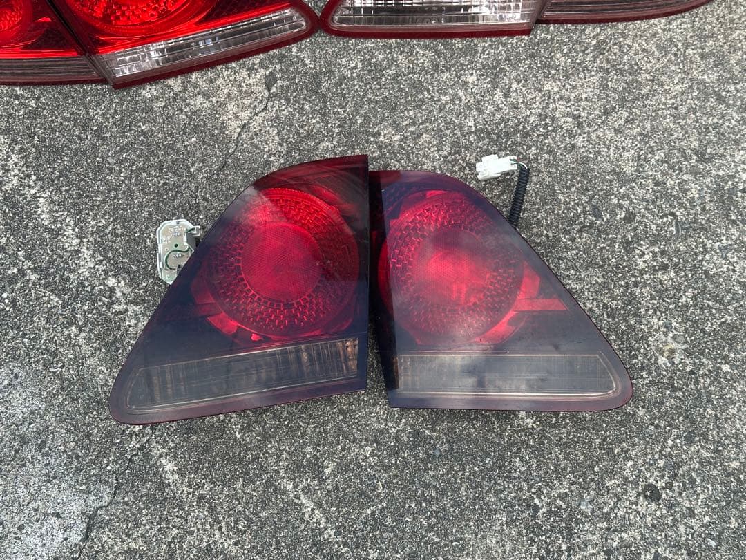 18クラウン　アスリート　テールランプ