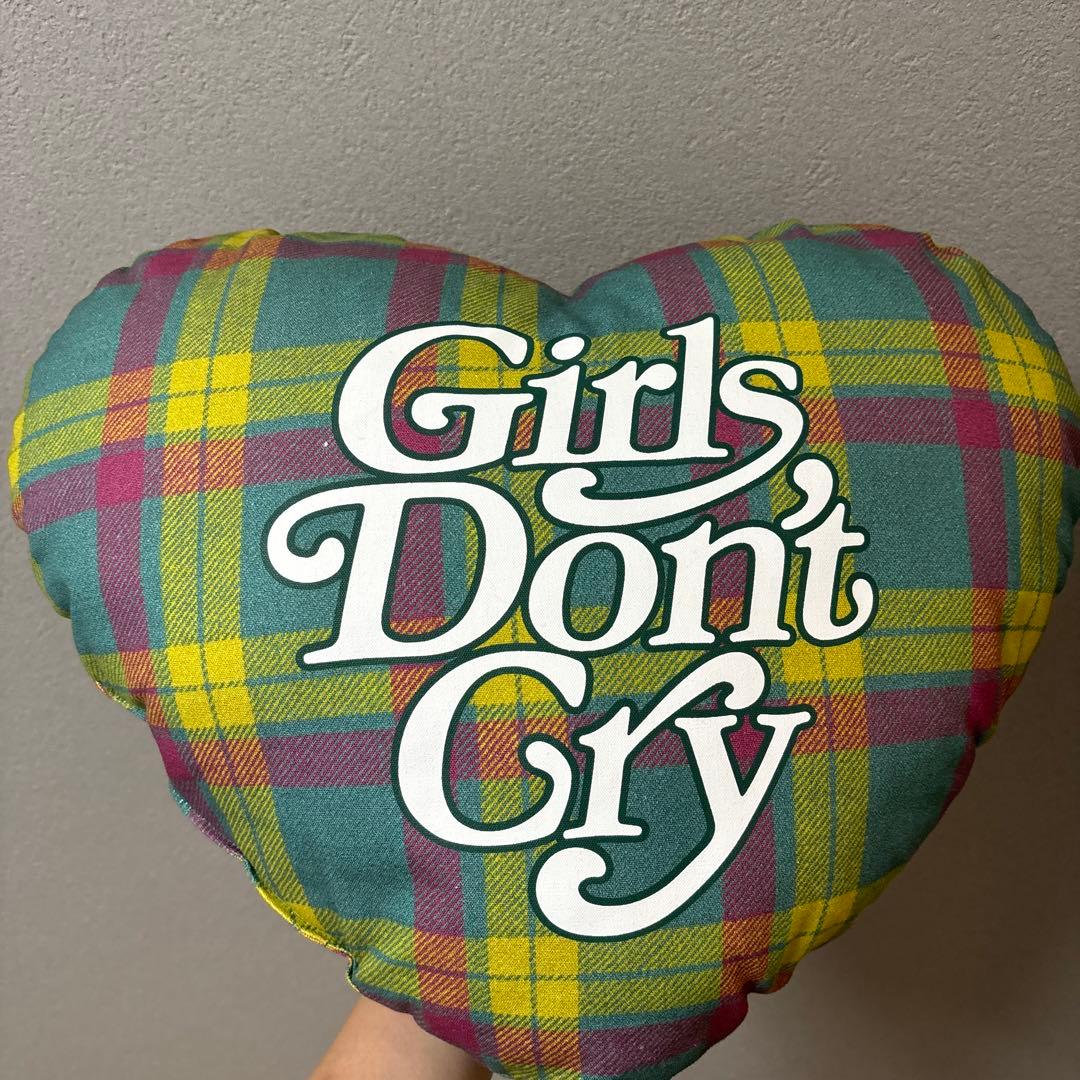 girls don't cry クッション