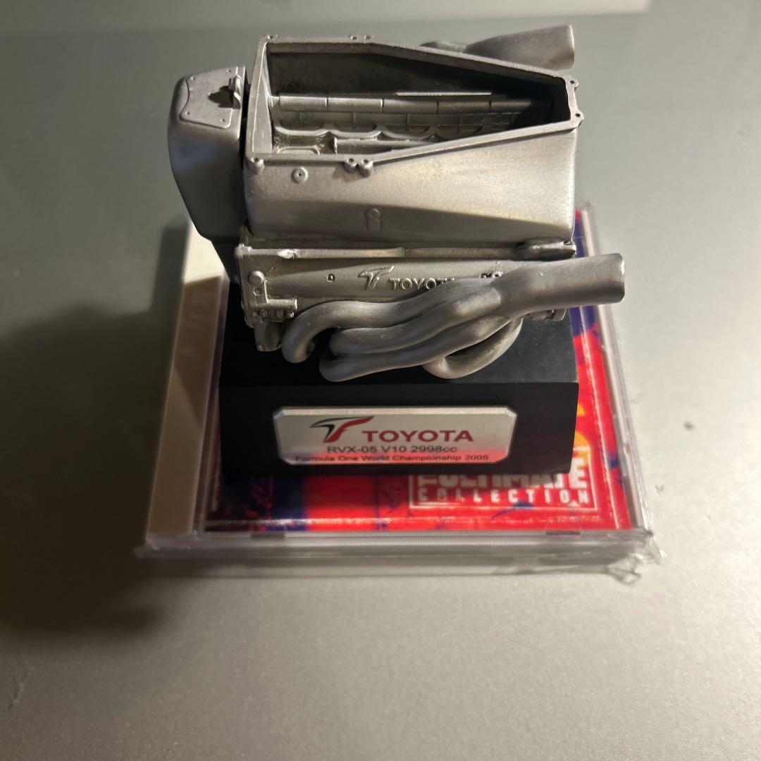 F1 TOYOTA 2005エンジン模型　金属