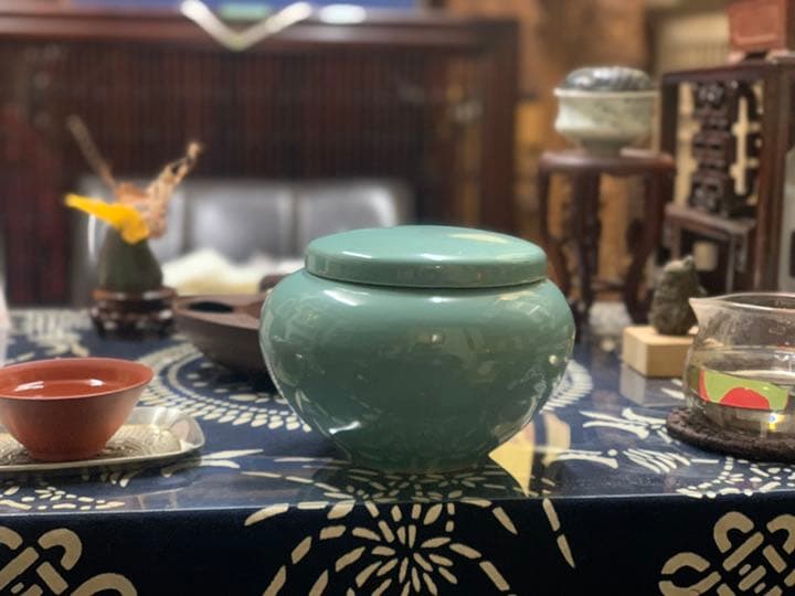 シノワズリ　龍泉？朝鮮？青磁　大口径　大茶壷　珍品　エメラルドグリーン