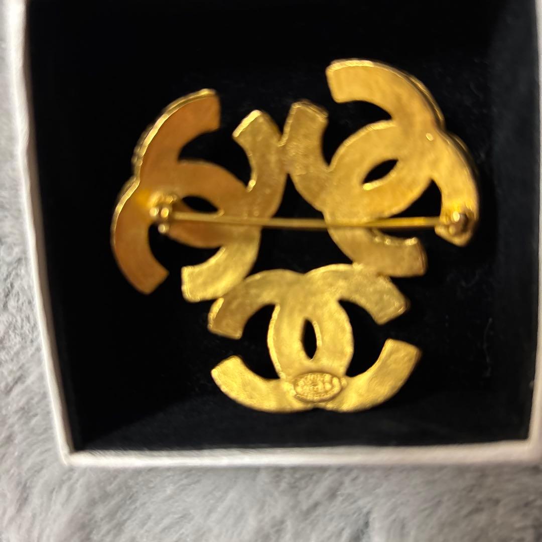 け*い様 CHANEL ゴールド 三連ロゴ ブローチ★ヴィンテージ