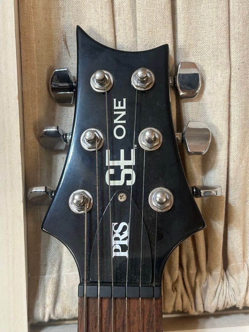 PRS SE ONE 黒　ケース付き