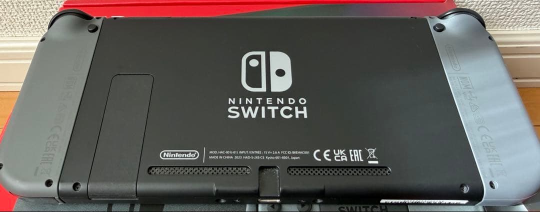 Nintendo Switch本体(付属品は未使用)