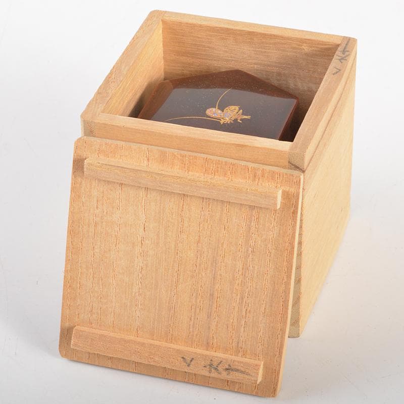 加賀蒔絵師　川上峰春作　螺鈿装飾　鈴虫蒔絵　六角香合　共布共箱　M　R7352