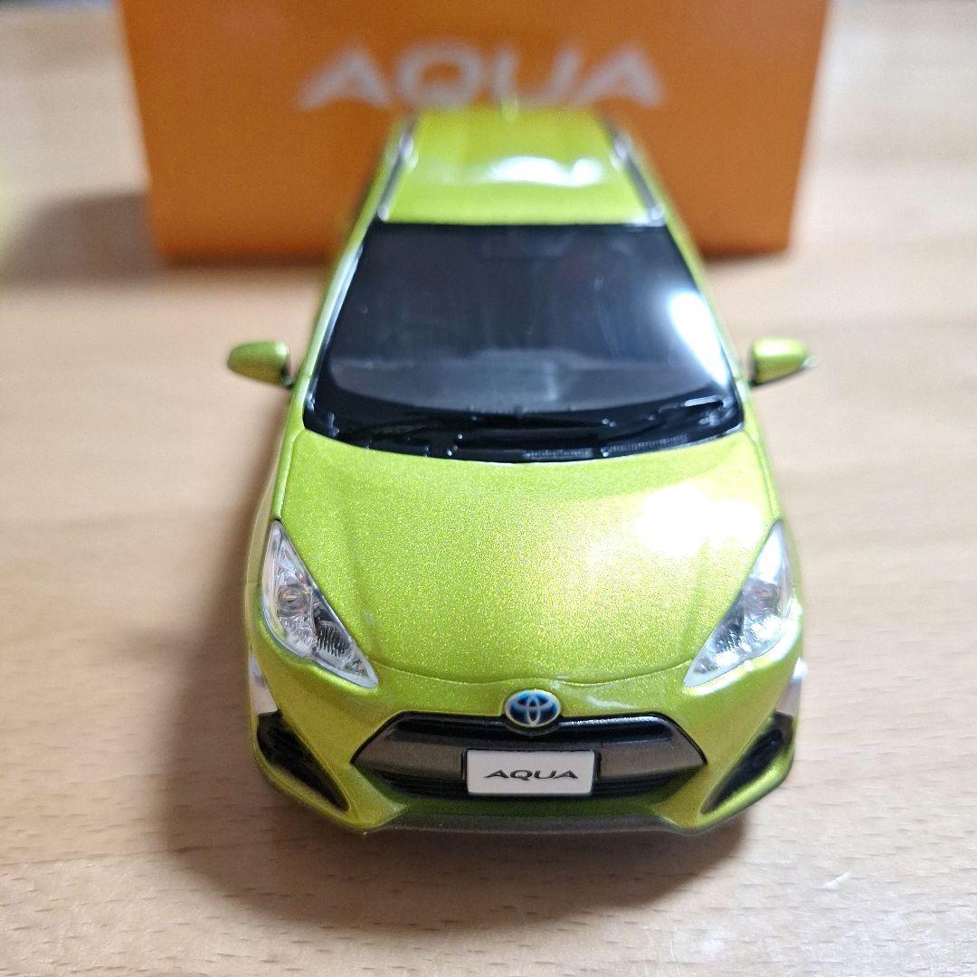 【新品・未使用】トヨタ アクア ミニカー 非売品