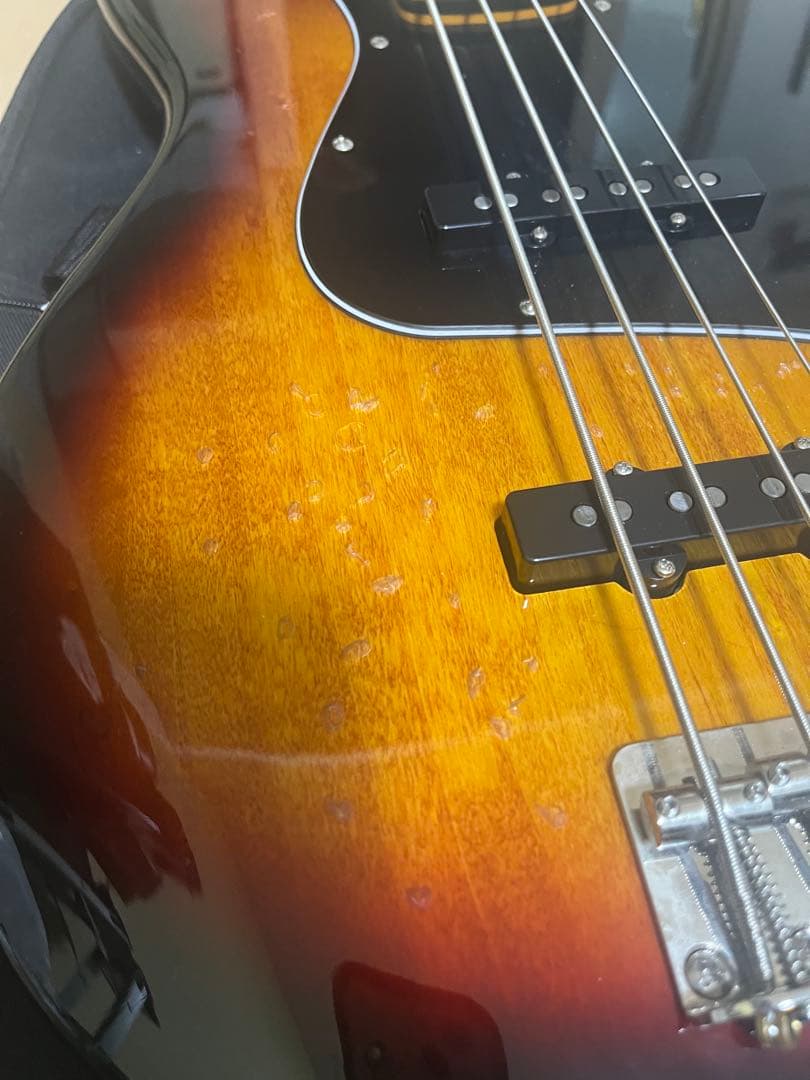 ベース Squier Classic Vibe 70s Jazz Bass