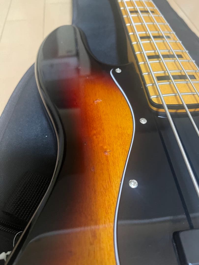 ベース Squier Classic Vibe 70s Jazz Bass