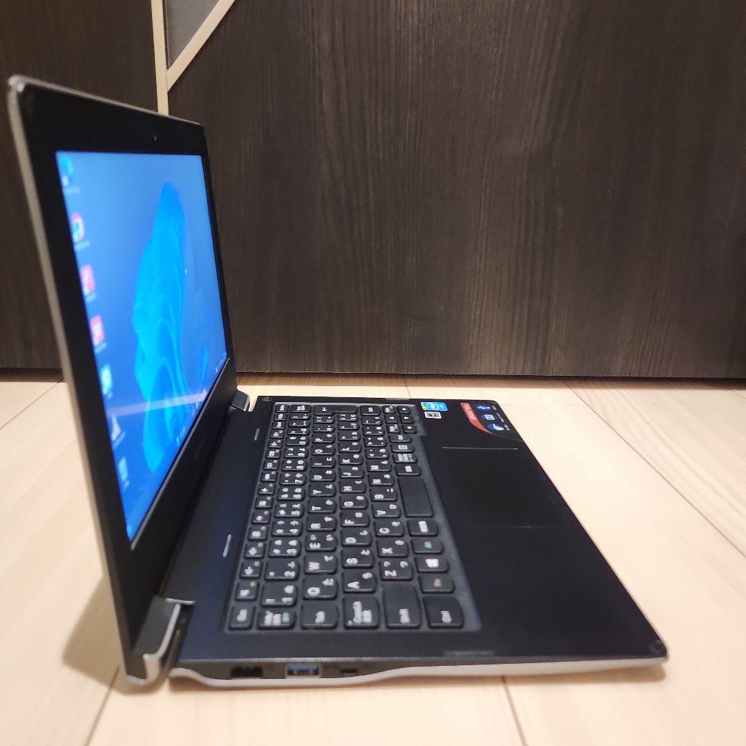 ノートパソコン　薄型　軽量　持ち運びにも最適！　Lenovo