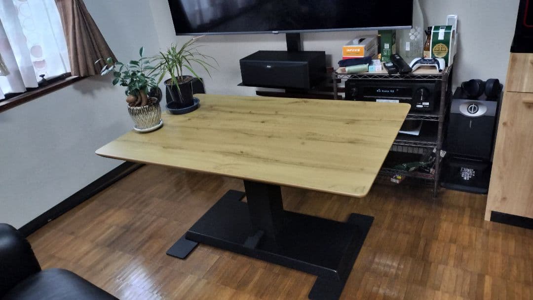 ニトリ 昇降式ダイニングテーブル 中型、木目調