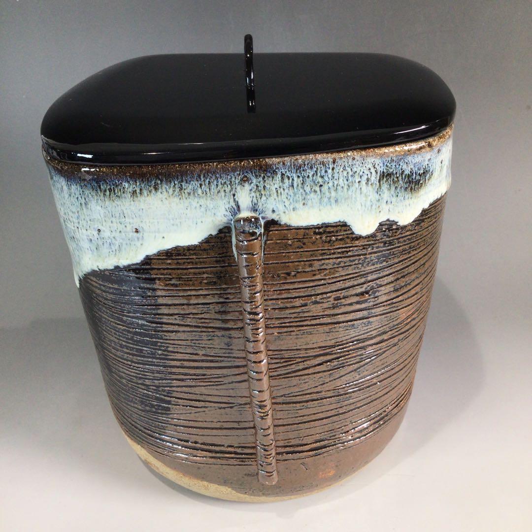 Ｐ１４６　水指　『高取焼』『笹山登古造』『耳付水指』　共箱　茶道具