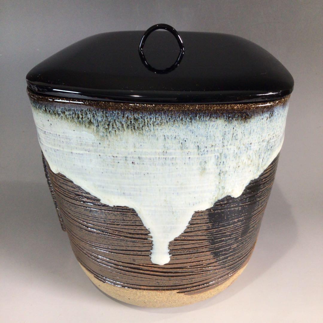 Ｐ１４６　水指　『高取焼』『笹山登古造』『耳付水指』　共箱　茶道具