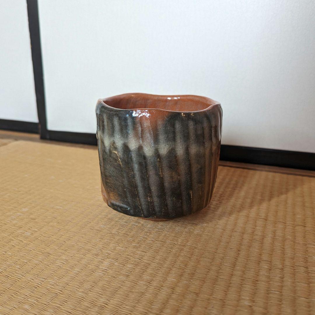 抹茶茶碗　黒楽の馬盥と赤楽の筒茶碗　箱なし
