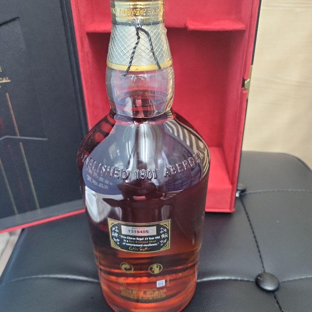 CHIVAS REGAL 25年 スコッチウイスキー 750ml