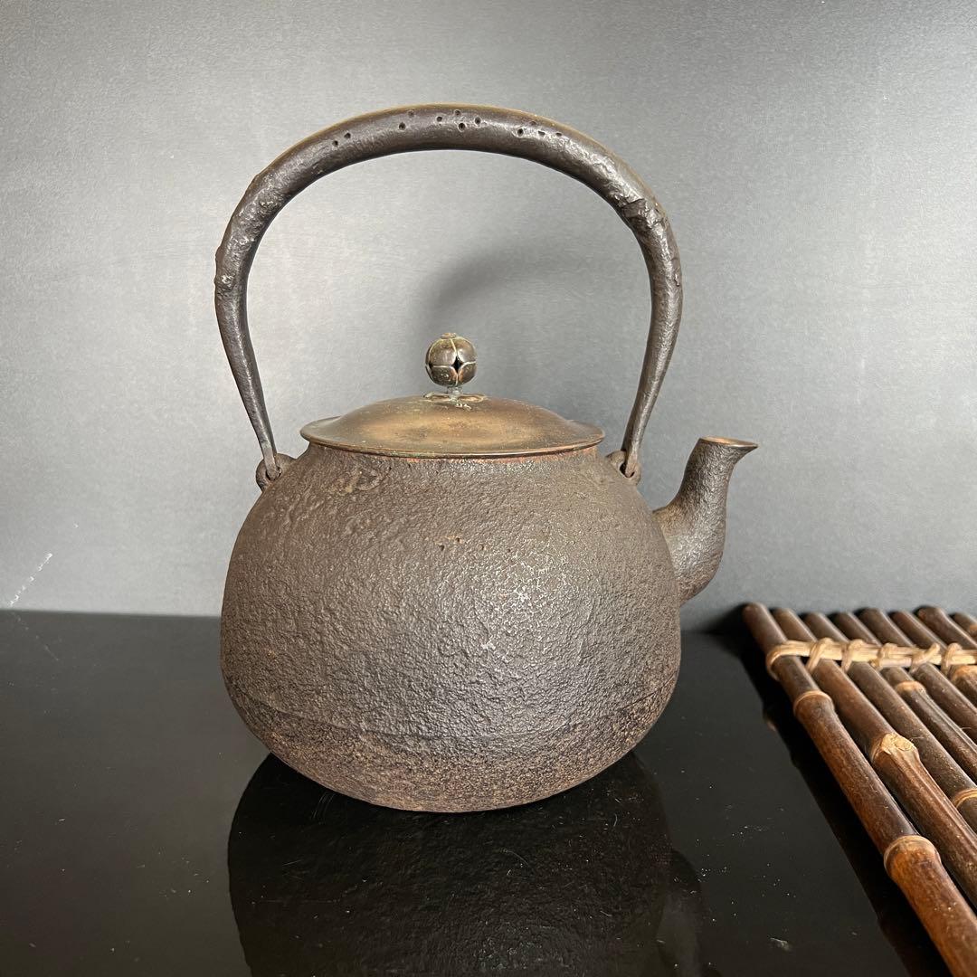 小泉仁左衛門 底部に仁左衛門刻印あり　釜 鉄瓶