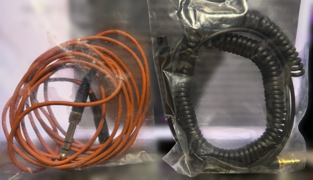 AKG Ｃ200ケーブル付き AKG K712 PRO （キャリングポーチ欠品）