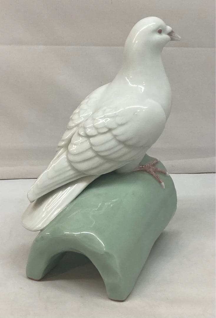 113s  宮永東山作「白鳩」共箱　京都　青磁　置物　平和　東山窯