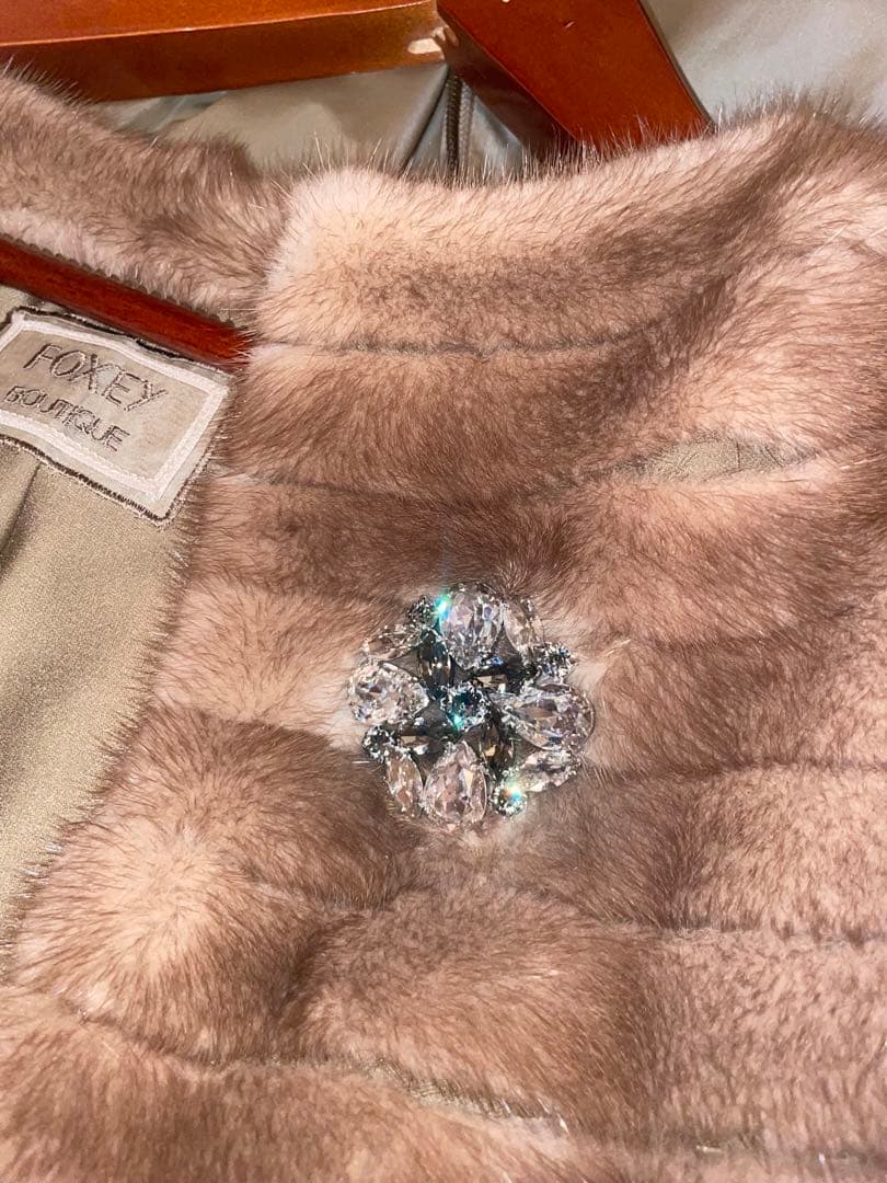 ⭐︎mamacocoさま⭐︎専用になります　フォクシー　ブローチ　キラキラビジュー