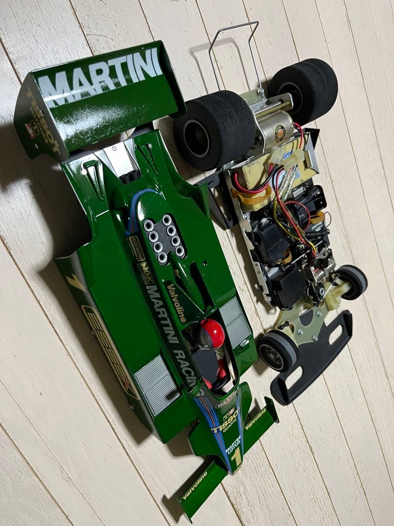 タミヤラジコンカー 1/10 マルティーニロータス79(当時物)
