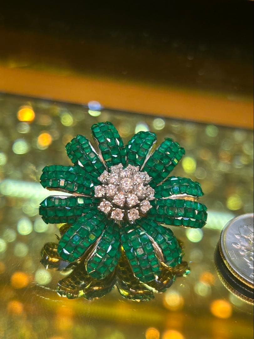 ミステリーグリーンガーネットブローチ