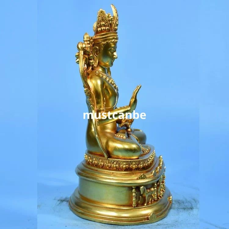 精緻な金属製仏像、大日如来仏、金色の装飾、仏教文化の象徴。