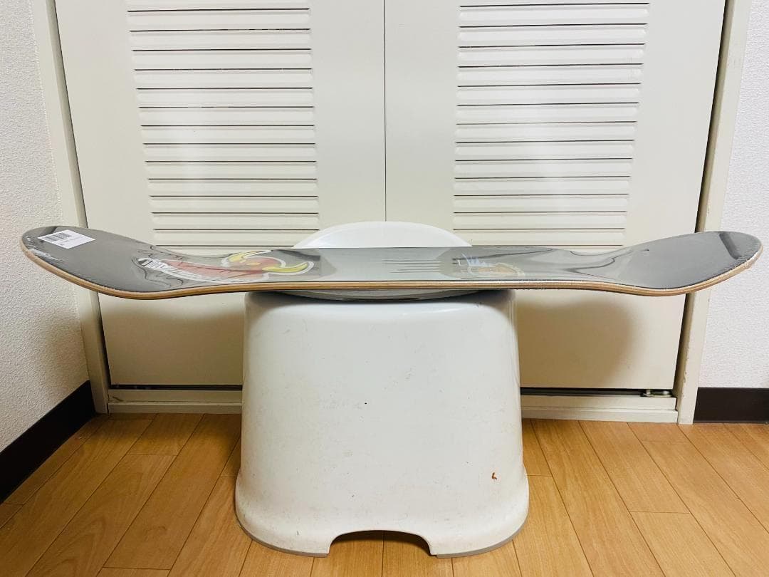 台湾製無地黒デッキテープ付き TOY MACHINEトイマシーン8.25デッキ