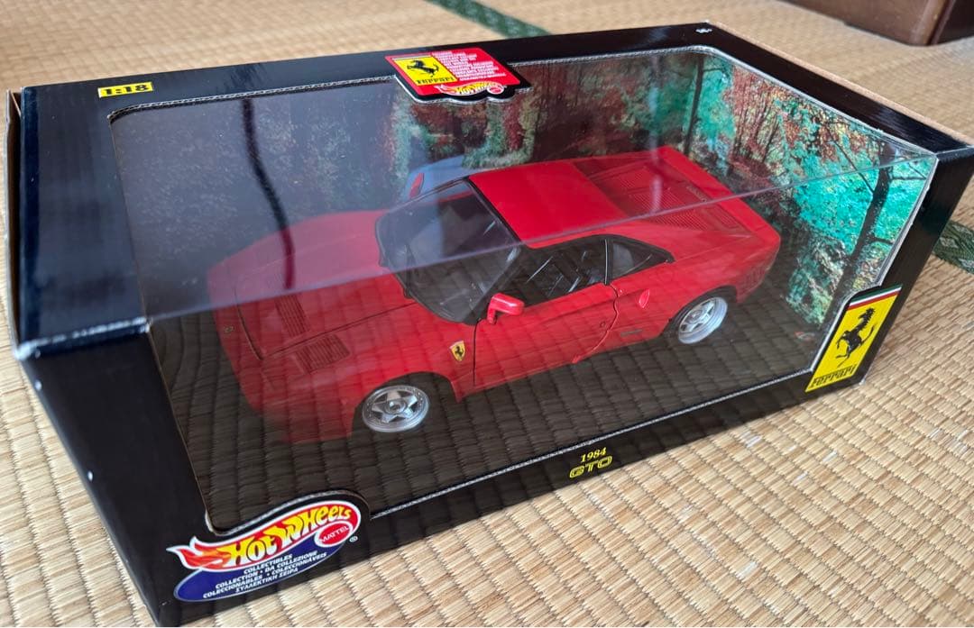 ミニカー Hot Wheels Ferrari 288 GTO 1:18