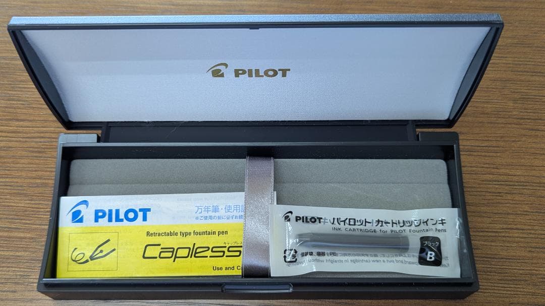 【値下 試筆のみ】万年筆 パイロットキャップレスPILOT FCN-1MR-SM